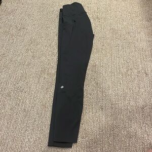 Lululemon graphite grey 28” leggings with pockets size 4